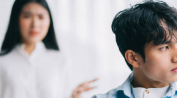 Nhà vợ giàu kếch xù nhưng tỉnh bơ nhìn tôi phá sản adt1766478328 nha vo giau kech xu nhung tinh bo du anh cat 3 2 auto croppng