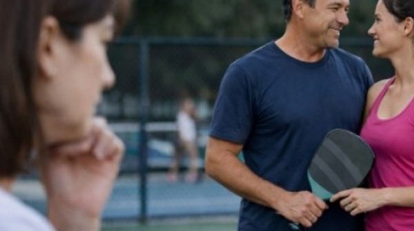 Chơi pickleball để giữ lửa hôn nhân, chồng tôi thân mật với cô gái kém 15 tuổi adt1766713772 ch c6 a1i 20pickleball 20 c4 91 e1 b anh cat 3 2 auto cropjpg