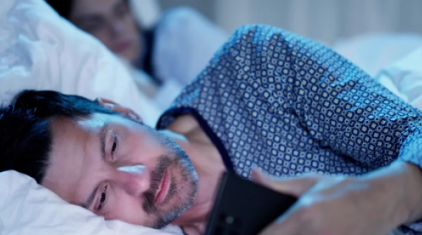 Vợ đòi ly hôn vì chồng hay 'thả tim' ảnh phụ nữ hở hang trên mạng xã hội adt1766898209 db3a1c20 e2e7 4dc8 b15d 82c1600e4178 anh cat 3 2 auto croppng