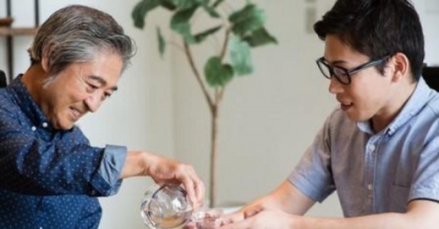 Tuổi già không giao hết tài sản: Một câu nói của con trai khiến tôi lặng người adt1767014852 tuoi gia 7672 0 0 400 640 crop 4717 anh cat 3 2 auto cropjpg 1