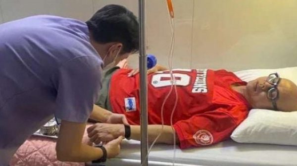 Tin Showbiz 24h: Ca sĩ Phan Đinh Tùng nhập viện cấp cứu, diễn viên Anh Đức tốt nghiệp lớp đạo diễn adt1767086632 15bgdmhtjc1 da6x7fxjjz2 rbxifejady3 anh cat 3 2 auto cropjpg