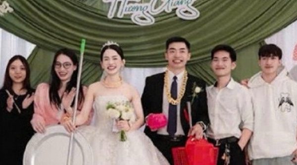 'Gặp lại’ người thân trên Google Maps, mời người lạ đến đám cưới gây sốt 2025 adt1767229866 gap lai nguoi than tren google maps anh cat 3 2 auto cropjpg