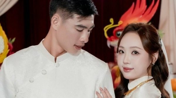 Quan Văn Chuẩn cưới vợ thạc sĩ, hơn 3 tuổi adt1767596938 6089 7107 3537 anh cat 3 2 auto cropjpg 1