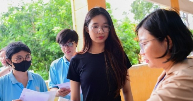 adt1767945769-w-thpt-tphcm-nguyen-hue-13-510-anh-cat-3-2-auto-cropjpg-1 Những ngành nghề ít nguy cơ bị AI thay thế adt1767945769 w thpt tphcm nguyen hue 13 510 anh cat 3 2 auto cropjpg 1