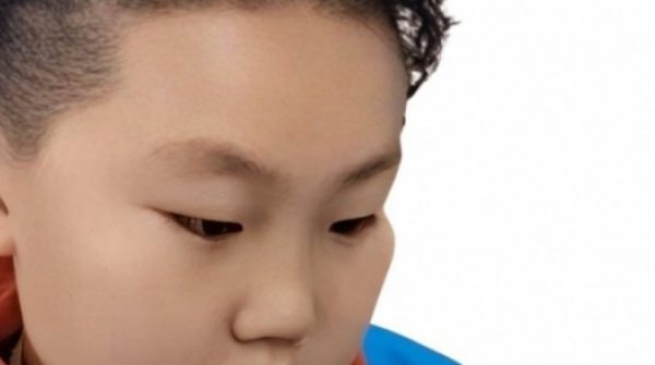 Cậu bé tiểu học 'lớn lên muốn làm bảo vệ' gây bão mạng xã hội adt1768091518 cau be tieu hoc lon len muon lam bao anh cat 3 2 auto cropjpg