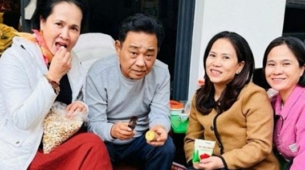 NSND Lan Hương được 'ngọc hoàng' Quốc Khánh chăm sóc, niềm vui bé mọn của NSND Thanh Hoa adt1768354582 nsnd lan huong duoc ngoc hoang quoc anh cat 3 2 auto cropjpeg