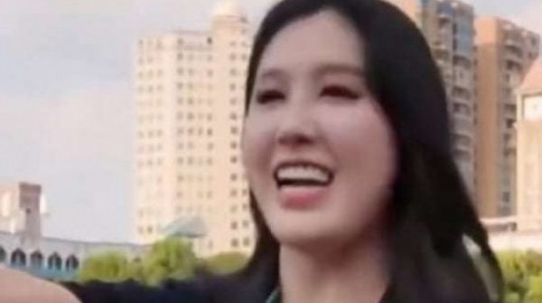 Nữ doanh nhân hứa tặng mỗi cầu thủ một chiếc ô tô nếu chiến thắng, cuối cùng "lặn mất tăm" adt1768441202 doanh nhan 1513 anh cat 3 2 auto cropjpg