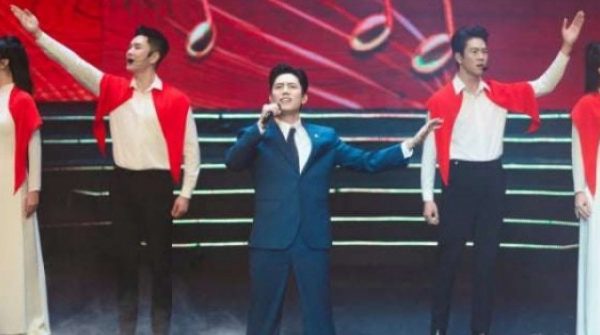 Chuyện lần đầu kể về hoàn cảnh ra đời ca khúc "Thưa Đảng" đang tạo viral của ca sĩ Anh Tú adt1768830205 atu 1711 0914 anh cat 3 2 auto cropjpeg