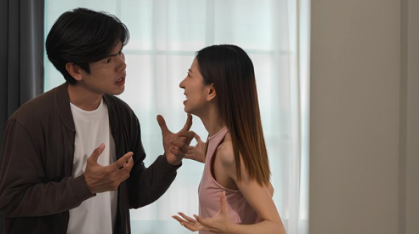 Cả năm nhà ngoại không giúp gì, vợ vẫn bắt biếu Tết nội ngoại bằng nhau adt1769047511 ilustrasi suami istri 7169 1 1 49 anh cat 3 2 auto croppng