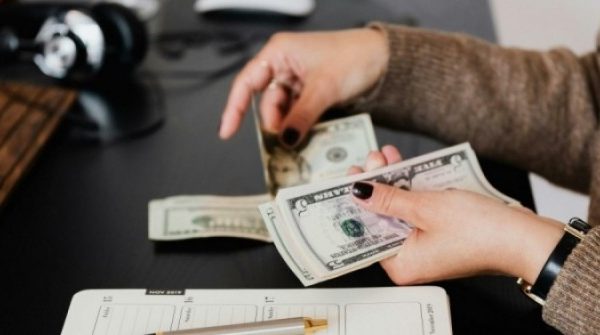 5 bước quản lý tiền Tết để không 'vỡ trận' sau kỳ nghỉ adt1769050230 pexelskarolag5 998 3562 3235 0048 anh cat 3 2 auto cropjpg