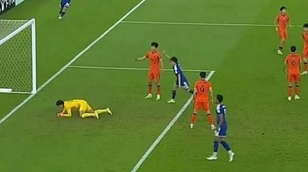 Loạt phản ứng 'dở khóc dở cười' của CĐV Trung Quốc khi đội nhà thua 0-4 adt1769303883 3180 4404 1472 anh cat 3 2 auto cropjpg