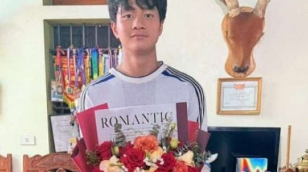 Thủ môn Cao Văn Bình: “Tấm huy chương này nặng, nhưng không nặng bằng thúng hoa quả mẹ bưng mỗi sớm khuya” adt1769436322 cao van binh 4 2031 anh cat 3 2 auto cropjpg