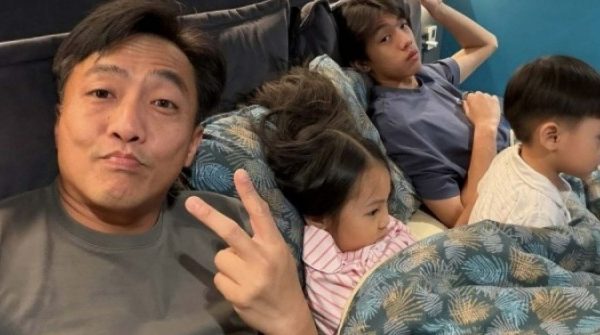 Ảnh sao 29/1: Cường Đôla 'bỏ rơi' vợ, ngủ riêng với ba con adt1769656208 987 00330 5 n 4605 4992 anh cat 3 2 auto cropjpg