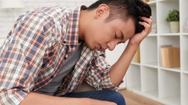 Vòng một khiêm tốn của bạn gái khiến tôi không muốn gần gũi adt1769824002 youngasianmansufferngheadacheh 7165 anh cat 3 2 auto cropjpg