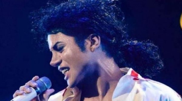 Phim tiểu sử về Michael Jackson hé lộ tạo hình người cha hà khắc của “Ông hoàng nhạc Pop” adt1770110830 image013 1046 anh cat 3 2 auto cropjpg