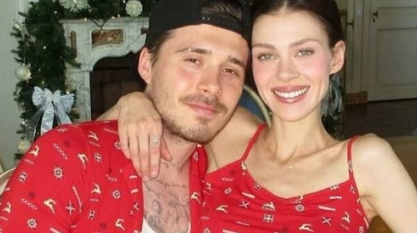 Những hình xăm dành cho cha mẹ bị Brooklyn Beckham chỉnh sửa adt1770425240 nicolaannepeltzbeckham32 1310 2262 7 anh cat 3 2 auto cropjpg