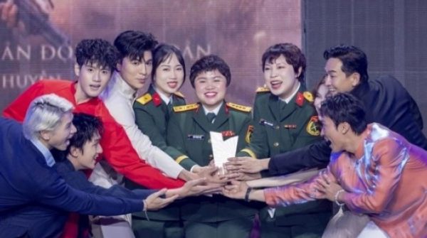 Mưa đỏ, Soobin được vinh danh tại giải thưởng WeChoice 2025 adt1770523491 can17539 4732 1 66 anh cat 3 2 auto cropjpg