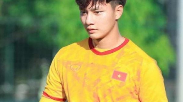 Thủ môn Cao Văn Bình: “Nếu không theo nghiệp đá bóng, em đã đi xuất khẩu lao động rồi” adt1770599252 316 3469 9 n 1550 anh cat 3 2 auto cropjpg