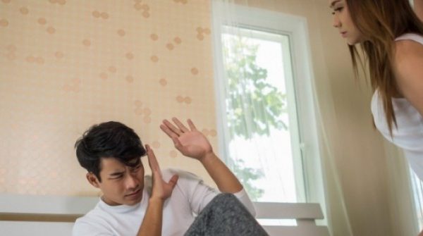 Vợ đánh chồng nhập viện chỉ sau 7 ngày cưới còn tự hào đăng lên mạng khoe 'chiến tích' adt1770697733 bao luc 3 127 0 0 1600 2560 crop 775 anh cat 3 2 auto cropjpg