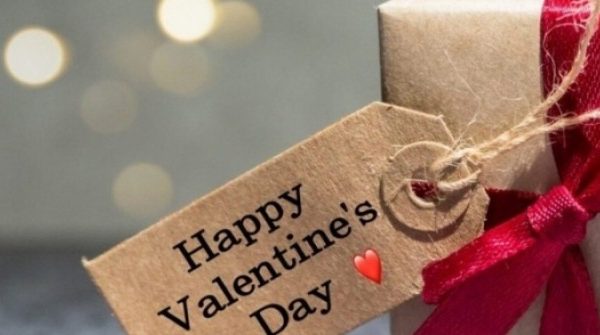 20 gợi ý quà tặng Valentine ý nghĩa và độc đáo adt1770776173 qua valentine tang chang 56604 80 anh cat 3 2 auto cropjpg