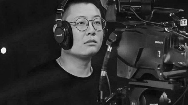 MC Quang Minh khóc, MC Diễm Quỳnh đau lòng khi quay phim Quí Tùng VTV qua đời ở tuổi 37 adt1770860054 mc quang minh bat khoc mc diem quynh anh cat 3 2 auto cropjpg