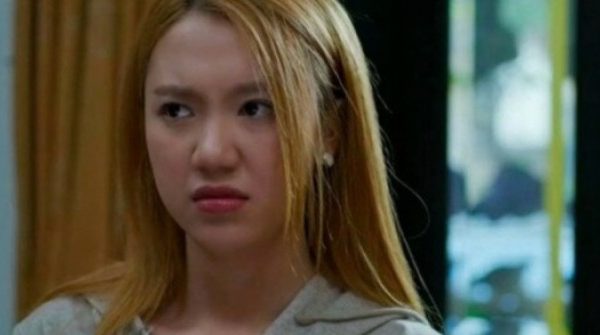 Nàng dâu đang nhận tranh cãi trên phim giờ vàng VTV là ai? 29 Nàng dâu đang nhận tranh cãi trên phim giờ vàng VTV là ai? adt1770861535 screen shot 2026 02 11 at 20610 pm 3 anh cat 3 2 auto cropjpg