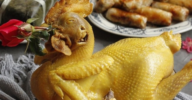 Có nên cúng gà chặt miếng thay vì nguyên con? adt1770945278 00 8730 8736 8783 8783 anh cat 3 2 auto cropjpg 1