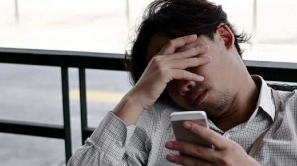 Vợ say nắng đồng nghiệp, mẹ vợ lại bảo có bạn thân khác giới là thường adt1770945993 tired man why 43 anh cat 3 2 auto cropjpg