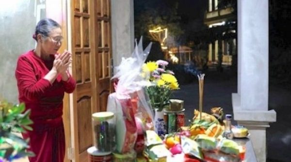 Cúng giao thừa ngoài trời hay trong nhà trước​? adt1771116601 0801 cung giao thua 28 anh cat 3 2 auto cropjpeg