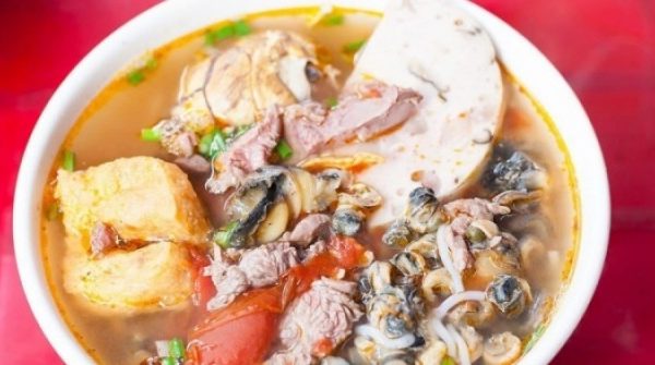 Tết đi ăn bát bún ốc 120 nghìn đồng, tôi thấy rất xứng đáng adt1771405120 bun oc is a beloved hanoi specialty anh cat 3 2 auto cropjpeg