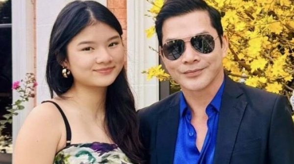 Ảnh sao 19/2: Con gái Trương Ngọc Ánh đi chúc Tết cùng bố adt1771460149 915 21474 14 2555 1422 6486 anh cat 3 2 auto cropjpg