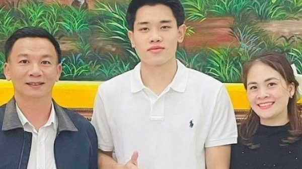 Đình Bắc về quê đón Tết muộn cùng gia đình adt1771574138 1797 8541 6462 anh cat 3 2 auto cropjpg