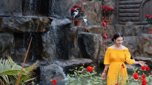 Ao cá, vườn hoa trong biệt phủ 10.000 m2 của Phạm Phương Thảo adt1771644794 dsc09396 9053 1556 2840 8804 anh cat 3 2 auto cropjpg