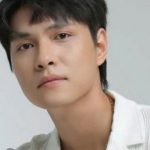 Vì sao 'nam thần vai phụ' Tô Dũng luôn cau có trong 'Không giới hạn' lại được khán giả yêu mến? adt1771720006 z2 8949af1924a33fa1efbbce2a70 26005 anh cat 3 2 auto cropjpg