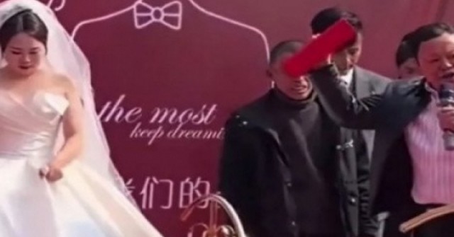 Bố cô dâu trả lại hơn 700 triệu đồng tiền sính lễ vì lý do xúc động adt1772080742 bo co dau tra lai hon 700 trieu dong anh cat 3 2 auto cropjpg 1