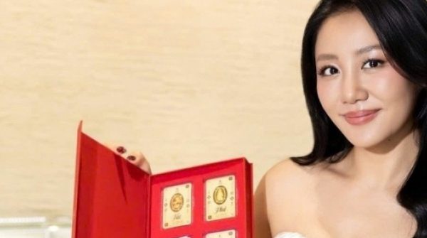 Văn Mai Hương mua vàng hình ngựa, Quách Thành Danh được vợ tặng quà ngày Thần Tài adt1772093156 ca si quach thanh danh van mai huong anh cat 3 2 auto cropjpg