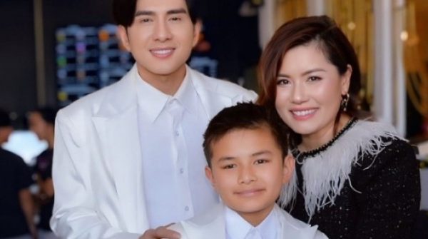 Ảnh sao 3/3: Đan Trường sang Mỹ mừng vợ cũ khai trương nhà hàng adt1772502718 758 10507 3 n jpeg 3649 anh cat 3 2 auto cropjpg