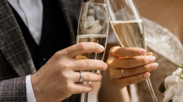 Người yêu cũ không mời mà đến, nói một câu khiến đám cưới náo loạn adt1772613141 nguoi yeu cu 5 03993 0 0 4200 6720 c anh cat 3 2 auto cropjpg