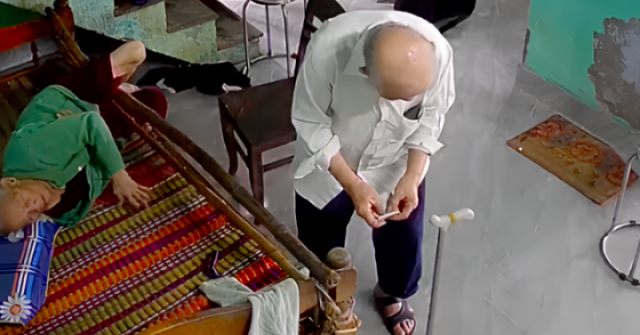 Clip cụ ông 95 tuổi 'chịu trận' khi vợ giận dỗi khiến dân mạng ngưỡng mộ adt1772684730 screen shot 2026 03 05 at 22 anh cat 3 2 auto croppng 1