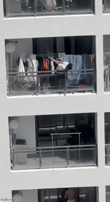 Mothership: Một người đàn ông tay bị trói, kêu cứu ở ban công và diễn biến đáng lo ngại sau đó- Ảnh 1.