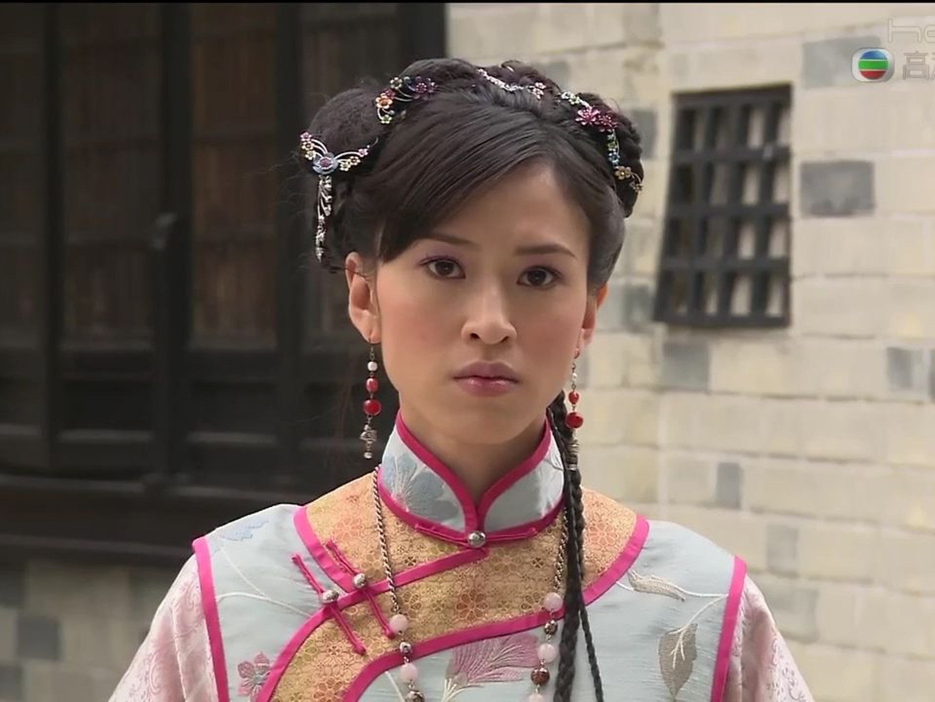 Nữ diễn viên từng thi Hoa hậu công khai tuyển chồng, đáp ứng 1 tiêu chí liền rước được nàng về dinh- Ảnh 4.