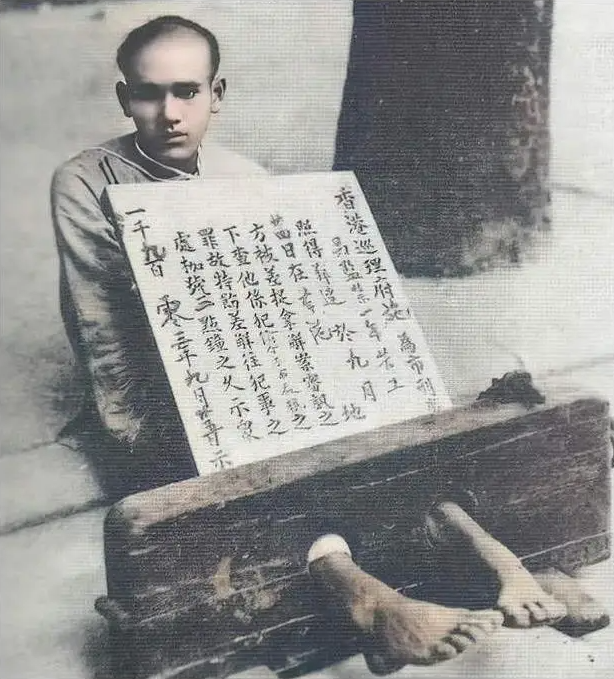 16 ảnh gây ngỡ ngàng cuối nhà Thanh: Bé gái làm con dâu từ 4 tuổi, thiếu nữ luyện võ trái ngược phim ảnh- Ảnh 10.