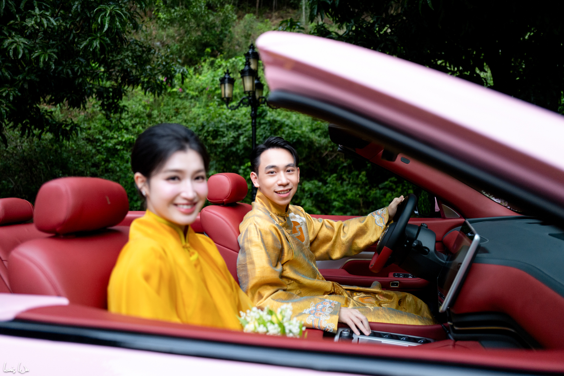 Đám cưới Phương Nhi và thiếu gia Minh Hoàng: Chính thức công bố hình ảnh bên trong hôn lễ!- Ảnh 3.