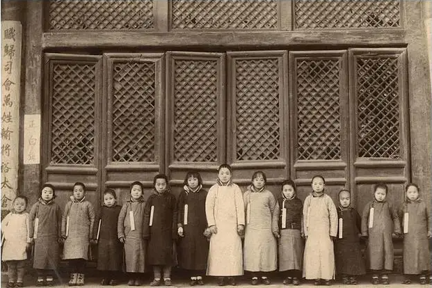 Ảnh hiếm cuối nhà Thanh: Tuyển tú vào hoàng cung không như phim, thiếu nữ miền nam gây chú ý- Ảnh 3.