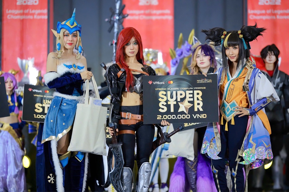 Khi các nhân vật Liên Minh Huyền Thoại bước ra đời thực tại VPBank Runway Cosplay Contest anh 4
