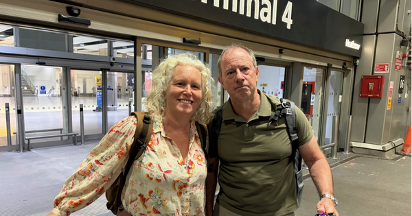 Trải nghiệm hãi hùng của những hành khách được lên chuyến bay đầu tiên giải cứu khỏi UAE anh chup man hinh 2026 03 03 luc 152358 177252626812385978547 369 379 1296 1862 crop 1772526354254825945589png