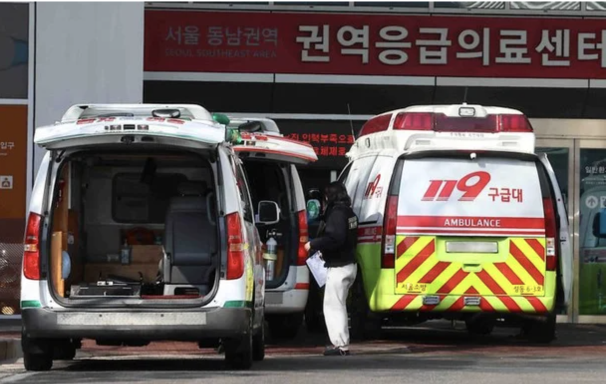 Hàn Quốc: Bị 12 bệnh viện từ chối, bé gái 10 tuổi ngừng tim giữa lúc chuyển viện- Ảnh 1.