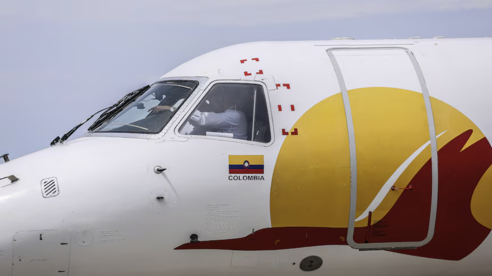 Rơi máy bay khiến 15 người thiệt mạng, nạn nhân bao gồm nghị sĩ đương nhiệm và ứng viên quốc hội- Ảnh 1.