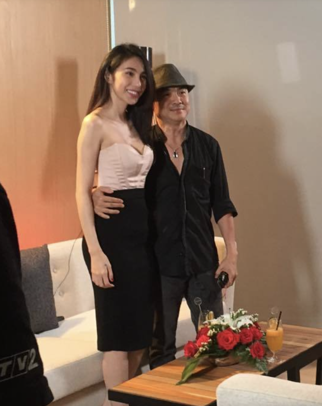 Nguyên mẫu chị Bờ Vai trong Thỏ Ơi!! ngoài đời thực là ai?- Ảnh 4. Nguyên mẫu chị Bờ Vai trong Thỏ Ơi!! ngoài đời thực là ai?- Ảnh 4.