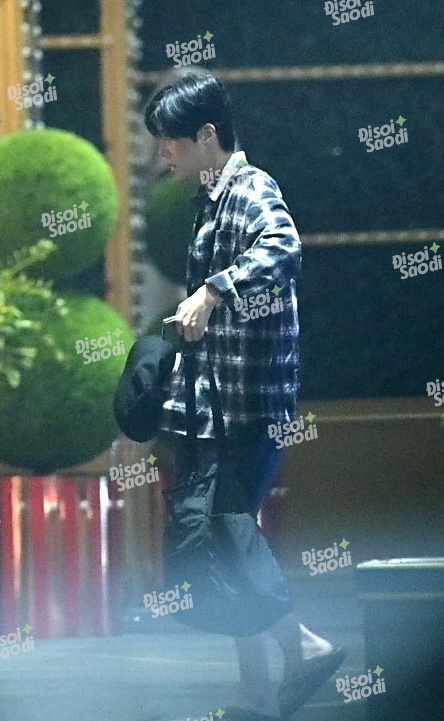 Độc quyền tóm dính Suzy - Kim Seon Ho tại Việt Nam: